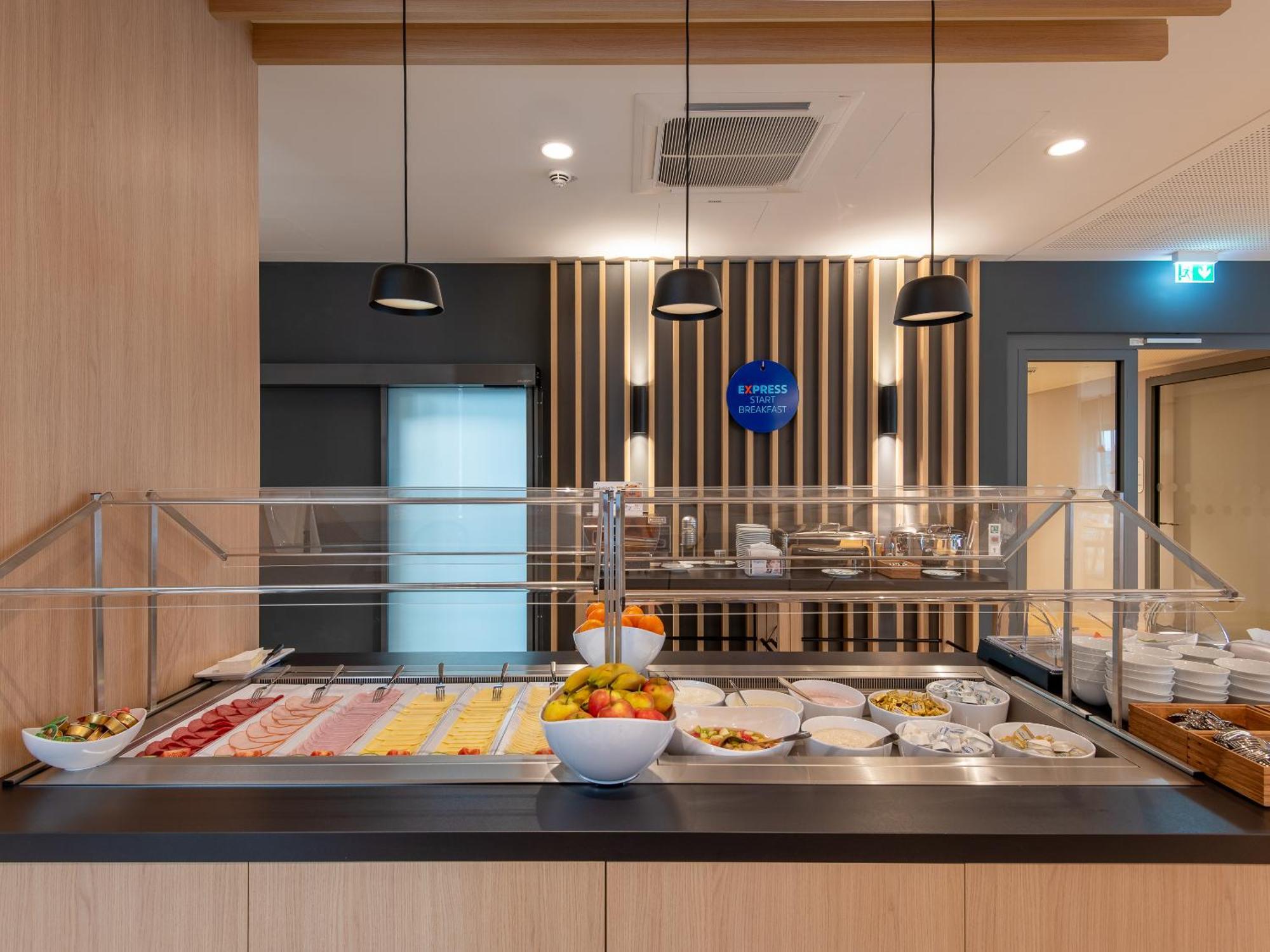 Holiday Inn Express Heilbronn By Ihg מראה חיצוני תמונה