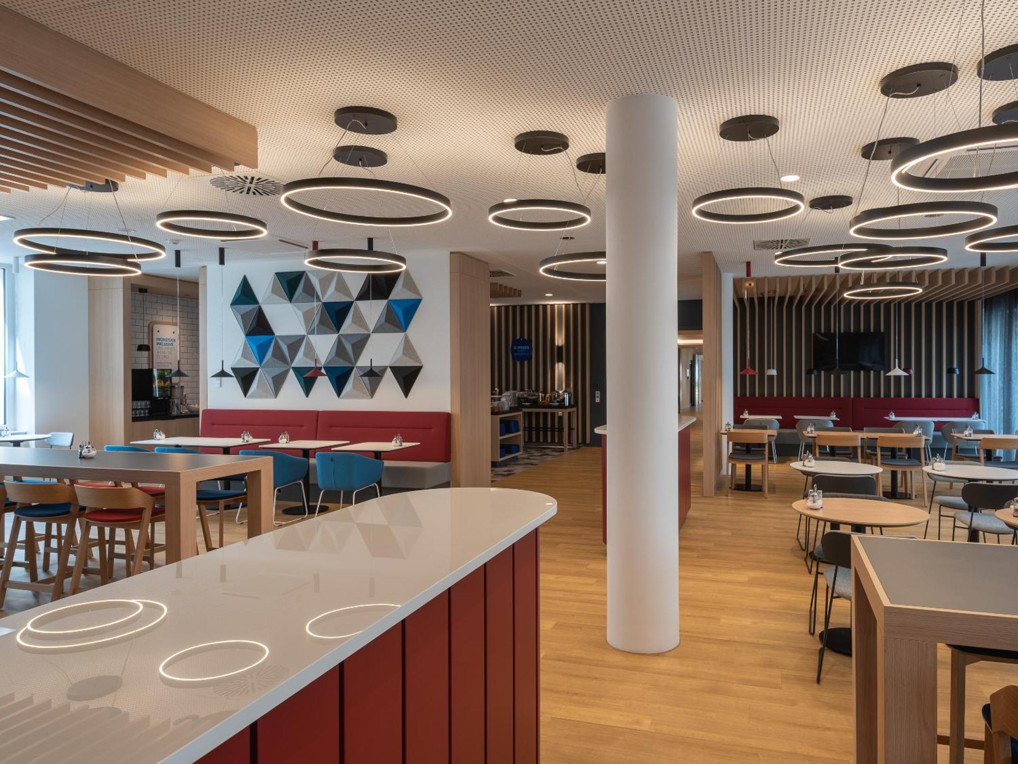Holiday Inn Express Heilbronn By Ihg מראה חיצוני תמונה